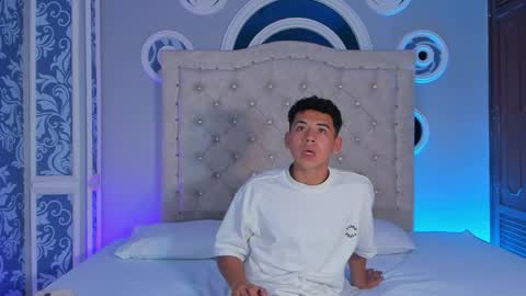 Jamess  online show from April 23, 2026, 2:46 am