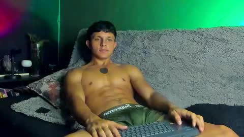 Snapshot of jamesgolden_ chatting on September 18, 2025, 1:40 am jamesgolden_ online show from September 18, 2025, 1:40 am