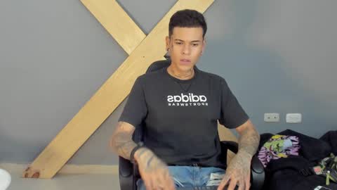 Snapshot of jamesinked_ chatting on December 4, 2024, 6:06 pm Jamesinked online show from December 4, 2024, 6:06 pm