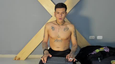 Snapshot of jamesinked_ chatting on December 10, 2024, 10:26 pm Jamesinked online show from December 10, 2024, 10:26 pm