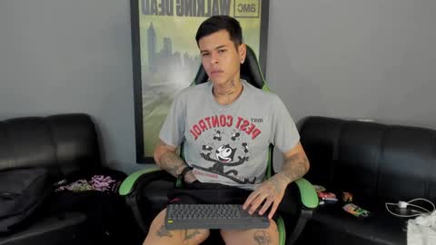 Snapshot of jamesinked_ chatting on December 15, 2024, 3:53 pm Jamesinked online show from December 15, 2024, 3:53 pm