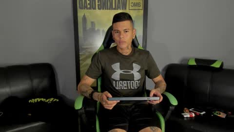 Snapshot of jamesinked_ chatting on December 21, 2024, 6:44 pm Jamesinked online show from December 21, 2024, 6:44 pm