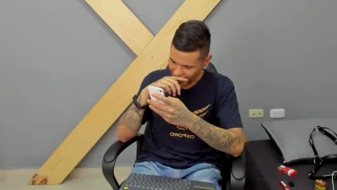 Snapshot of jamesinked_ chatting on December 24, 2024, 9:44 pm Jamesinked online show from December 24, 2024, 9:44 pm