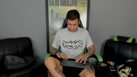 Snapshot of jamesinked_ chatting on January 31, 2025, 6:36 pm Jamesinked online show from January 31, 2025, 6:36 pm