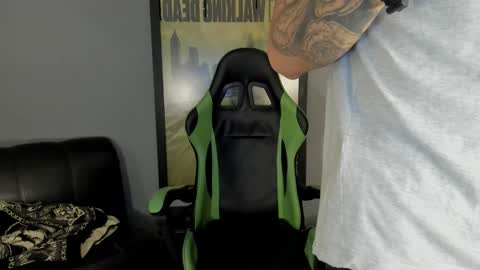 Snapshot of jamesinked_ chatting on February 27, 2025, 5:58 pm Jamesinked online show from February 27, 2025, 5:58 pm