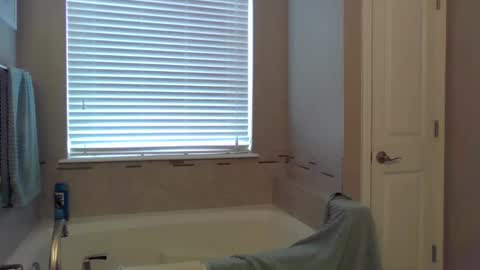 Snapshot of jamesmckendree chatting on December 28, 2024, 6:18 pm jamesmckendree online show from December 28, 2024, 6:18 pm