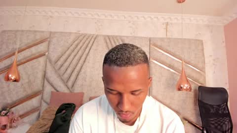 Snapshot of jamesparck chatting on December 31, 2024, 4:06 am James online show from December 31, 2024, 4:06 am