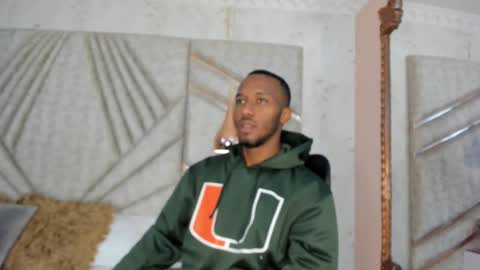 Snapshot of jamesparck chatting on January 30, 2025, 12:06 pm James online show from January 30, 2025, 12:06 pm