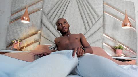 Snapshot of jamesparck chatting on February 5, 2025, 3:20 pm James online show from February 5, 2025, 3:20 pm