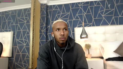 Snapshot of jamesparck chatting on February 6, 2025, 12:16 pm James online show from February 6, 2025, 12:16 pm