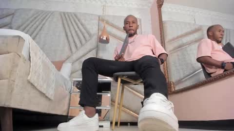 Snapshot of jamesparck chatting on February 22, 2025, 2:41 pm James online show from February 22, 2025, 2:41 pm