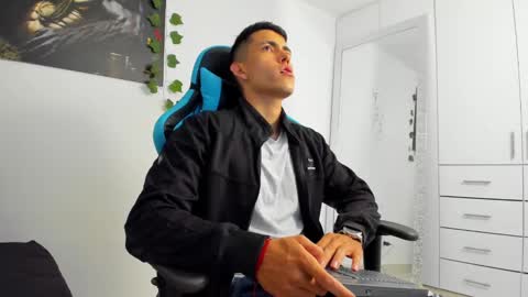 Jamess hott online show from December 26, 2024, 12:59 pm