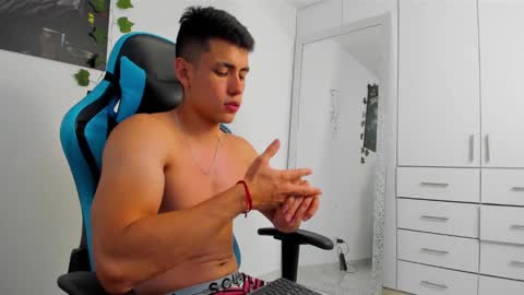 Jamess hott online show from February 6, 2025, 4:03 pm