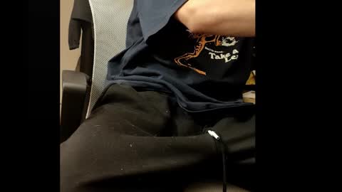 Snapshot of jamessama_0 chatting on November 10, 2025, 4:11 am jamessama_0 online show from November 10, 2025, 4:11 am