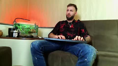 Snapshot of jamienoxus chatting on March 10, 2025, 5:54 am Robbie online show from March 10, 2025, 5:54 am