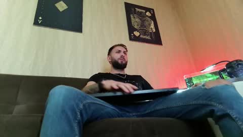 Snapshot of jamienoxus chatting on March 12, 2025, 8:52 pm Robbie online show from March 12, 2025, 8:52 pm