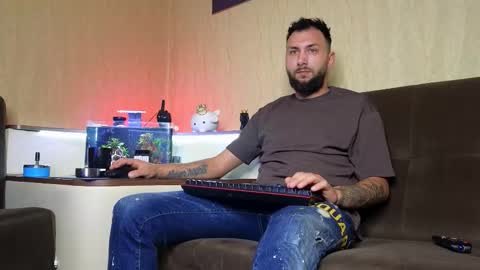 Snapshot of jamienoxus chatting on October 1, 2025, 6:08 am Robbie online show from October 1, 2025, 6:08 am