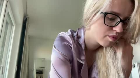 Snapshot of jamikaweicht chatting on June 8, 2026, 7:31 am Nicole online show from June 8, 2026, 7:31 am