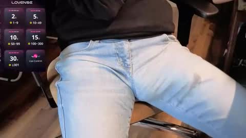 Snapshot of jan_martin chatting on October 17, 2025, 7:33 am Jan Martin online show from October 17, 2025, 7:33 am