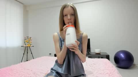 JaneLong online show from November 1, 2025, 4:14 am