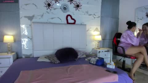 janick_baker online show from November 15, 2025, 12:02 pm