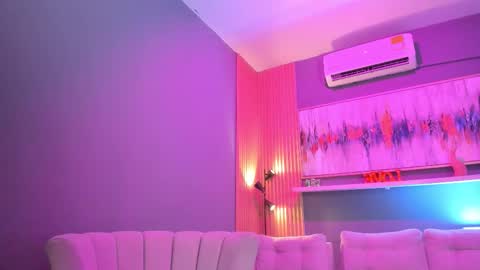 Janinne  online show from February 19, 2026, 10:55 am