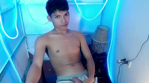 janlloyd04 online show from March 10, 2026, 2:22 pm