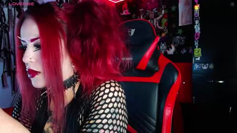 Snapshot of janna_ink chatting on January 7, 2025, 11:24 pm online show from January 7, 2025, 11:24 pm