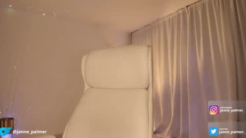 janne_palmer_ online show from March 10, 2025, 7:29 pm