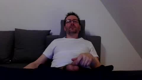 jannis_37 online show from December 3, 2025, 5:22 pm