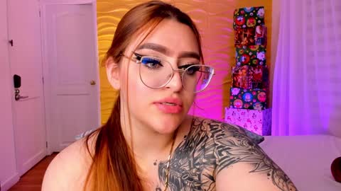 Snapshot of jasmiinevans chatting on December 19, 2024, 1:39 am Jasmin Evans online show from December 19, 2024, 1:39 am