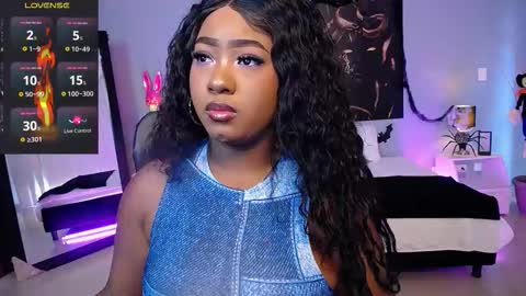 Instagram jasminecampbell1  online show from November 1, 2025, 8:11 pm