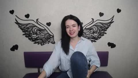 JasmineKouch online show from October 17, 2025, 5:26 pm