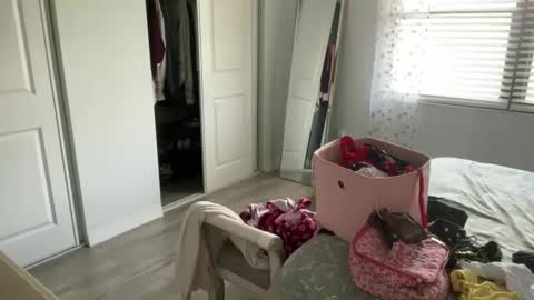 Jasmine Tate online show from April 17, 2026, 4:43 pm