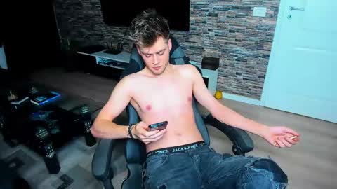 JasoN online show from November 16, 2025, 12:16 am