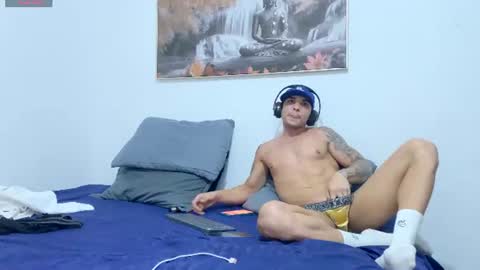 Javier online show from June 17, 2026, 5:43 am