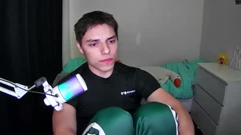 Snapshot of javiermire chatting on November 1, 2025, 10:01 pm javi online show from November 1, 2025, 10:01 pm