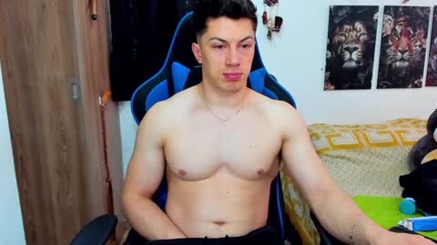 Snapshot of javiersexymann chatting on December 3, 2024, 7:11 pm Javier online show from December 3, 2024, 7:11 pm