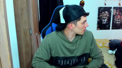 Snapshot of javiersexymann chatting on January 13, 2025, 8:37 pm Javier online show from January 13, 2025, 8:37 pm