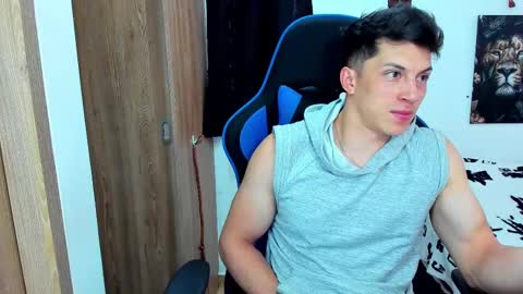 Snapshot of javiersexymann chatting on February 10, 2025, 8:31 pm Javier online show from February 10, 2025, 8:31 pm