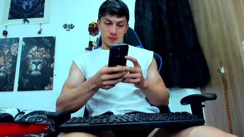 Snapshot of javiersexymann chatting on March 1, 2025, 3:53 am Javier online show from March 1, 2025, 3:53 am