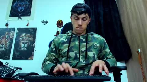 Snapshot of javiersexymann chatting on March 3, 2025, 2:04 am Javier online show from March 3, 2025, 2:04 am