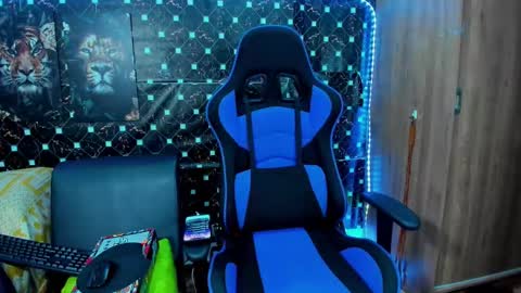 Snapshot of javiersexymann chatting on September 29, 2025, 2:06 am Javier online show from September 29, 2025, 2:06 am