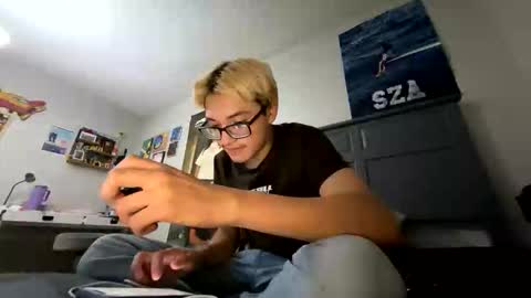 jay10697 online show from April 19, 2026, 6:56 am