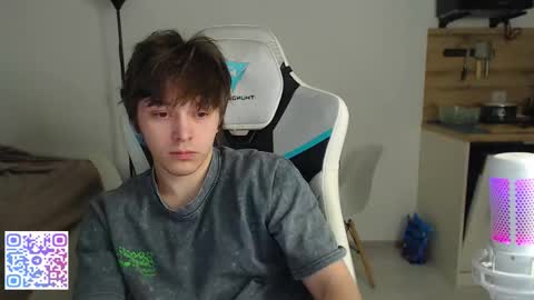 Jayce online show from December 22, 2025, 5:48 am