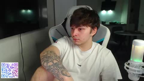 Snapshot of jayce_icestone chatting on April 21, 2026, 4:12 pm Jayce online show from April 21, 2026, 4:12 pm