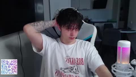 Snapshot of jayce_icestone chatting on June 1, 2026, 1:24 pm Jayce online show from June 1, 2026, 1:24 pm
