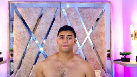 jayd_muscle online show from December 19, 2025, 4:52 am