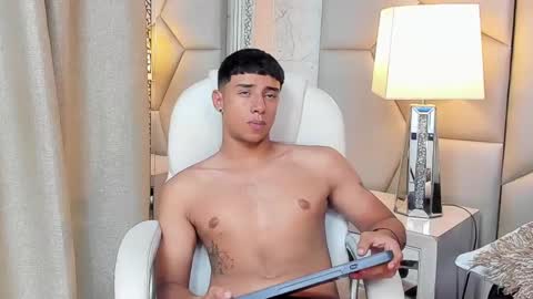 jaze_bradley online show from March 1, 2025, 2:44 pm