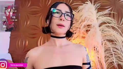 Jazmin online show from September 26, 2025, 1:37 pm